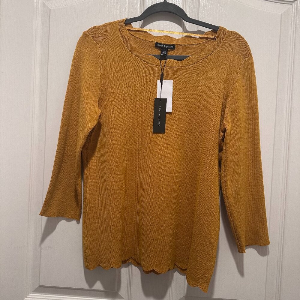 NWT Cable & Gauge Women Harvest Gold Color Sweater Size L